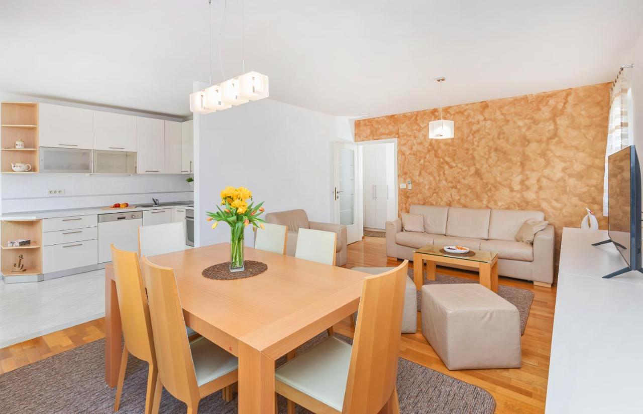 Comfortable Apartment Laura Lapad With Garage Ragusa Esterno foto