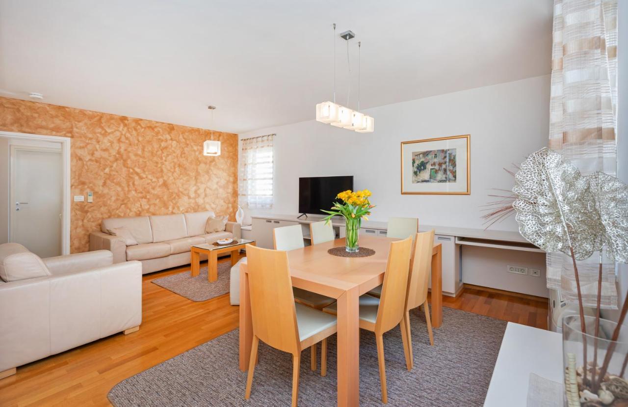 Comfortable Apartment Laura Lapad With Garage Ragusa Esterno foto