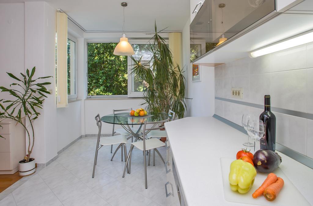 Comfortable Apartment Laura Lapad With Garage Ragusa Esterno foto